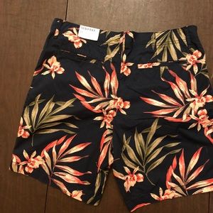 Old Navy Shorts - Tropical shorts. Old Navy Shorts - Tropical shorts.